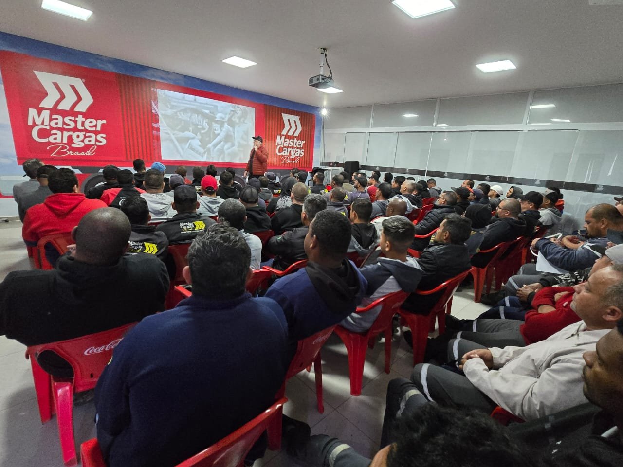 Treinamento DM TeX — sala cheia em ação